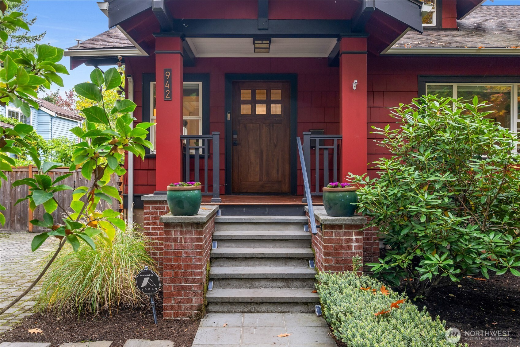 942 25th Avenue, Seattle, WA 98122