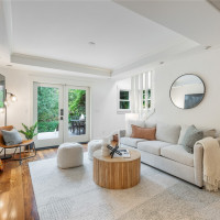 942 25th Avenue, Seattle, WA 98122