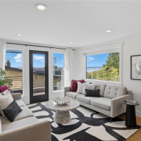 4527 W Raye Street, Seattle, WA 98199