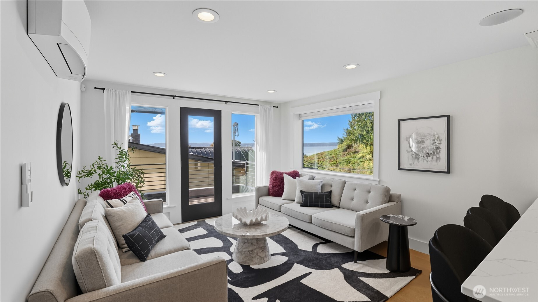 4527 W Raye Street, Seattle, WA 98199