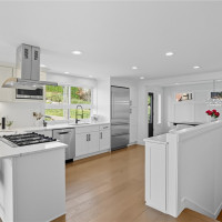 4527 W Raye Street, Seattle, WA 98199