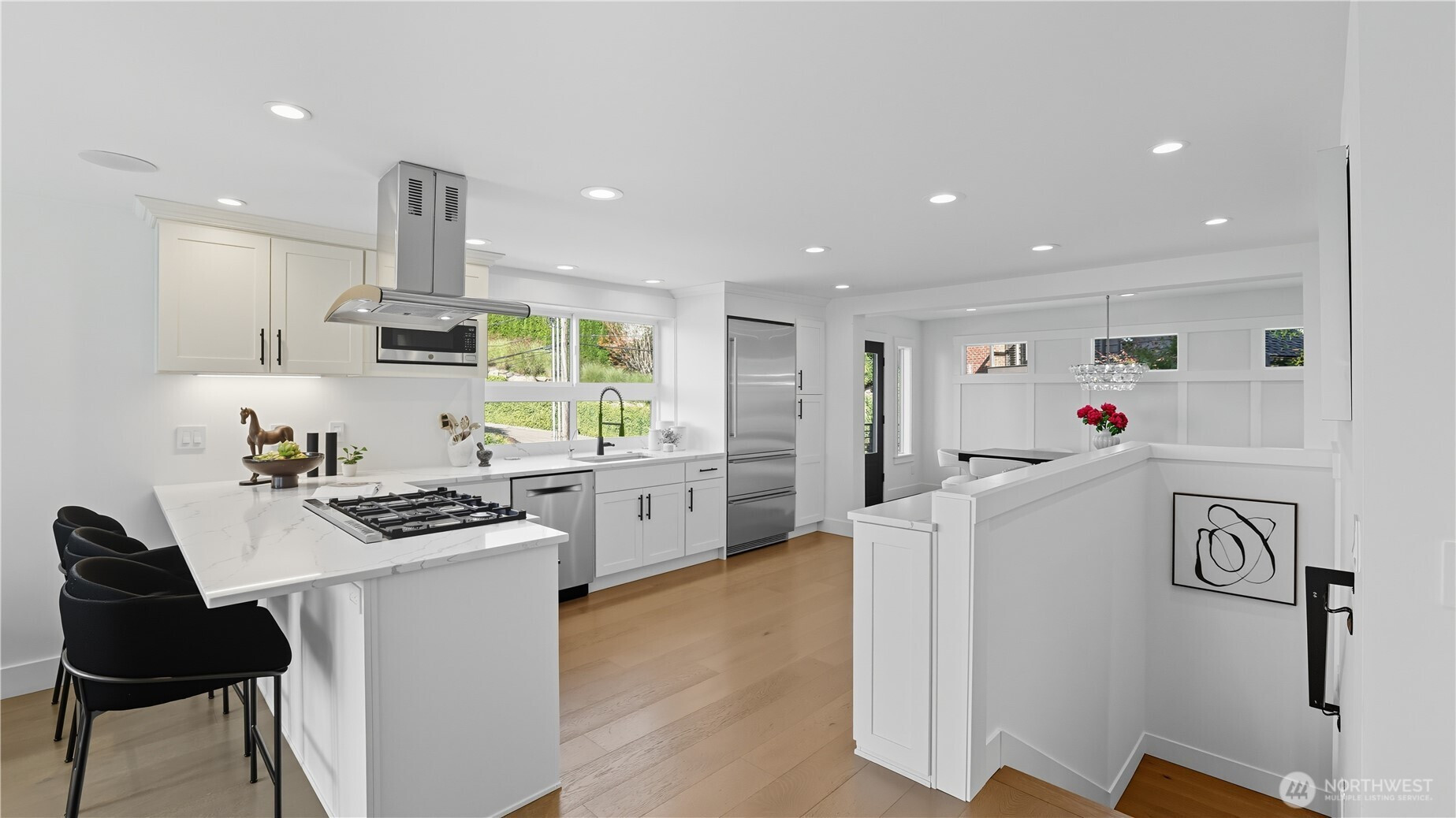 4527 W Raye Street, Seattle, WA 98199