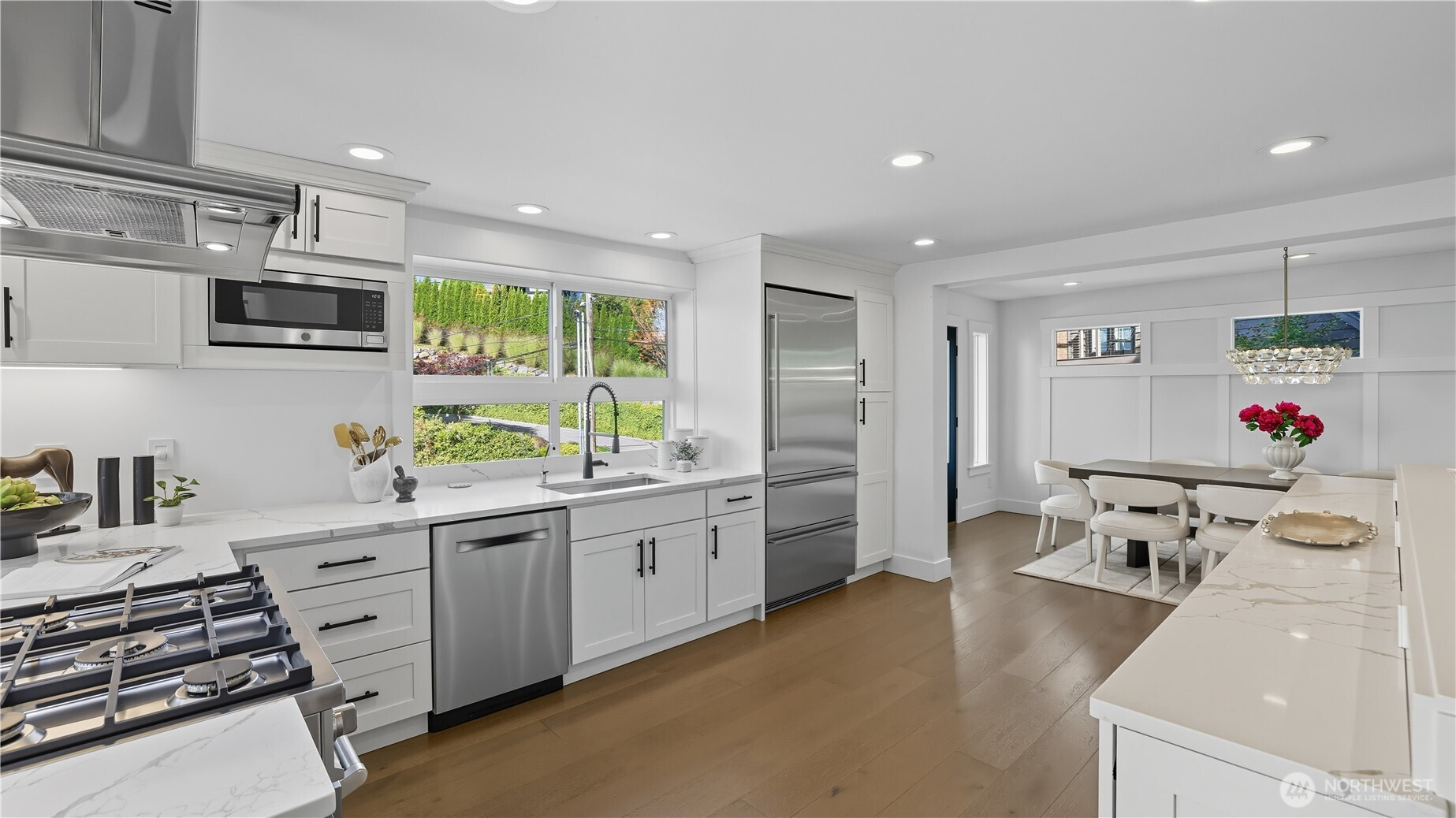 4527 W Raye Street, Seattle, WA 98199