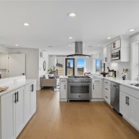 4527 W Raye Street, Seattle, WA 98199