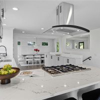 4527 W Raye Street, Seattle, WA 98199