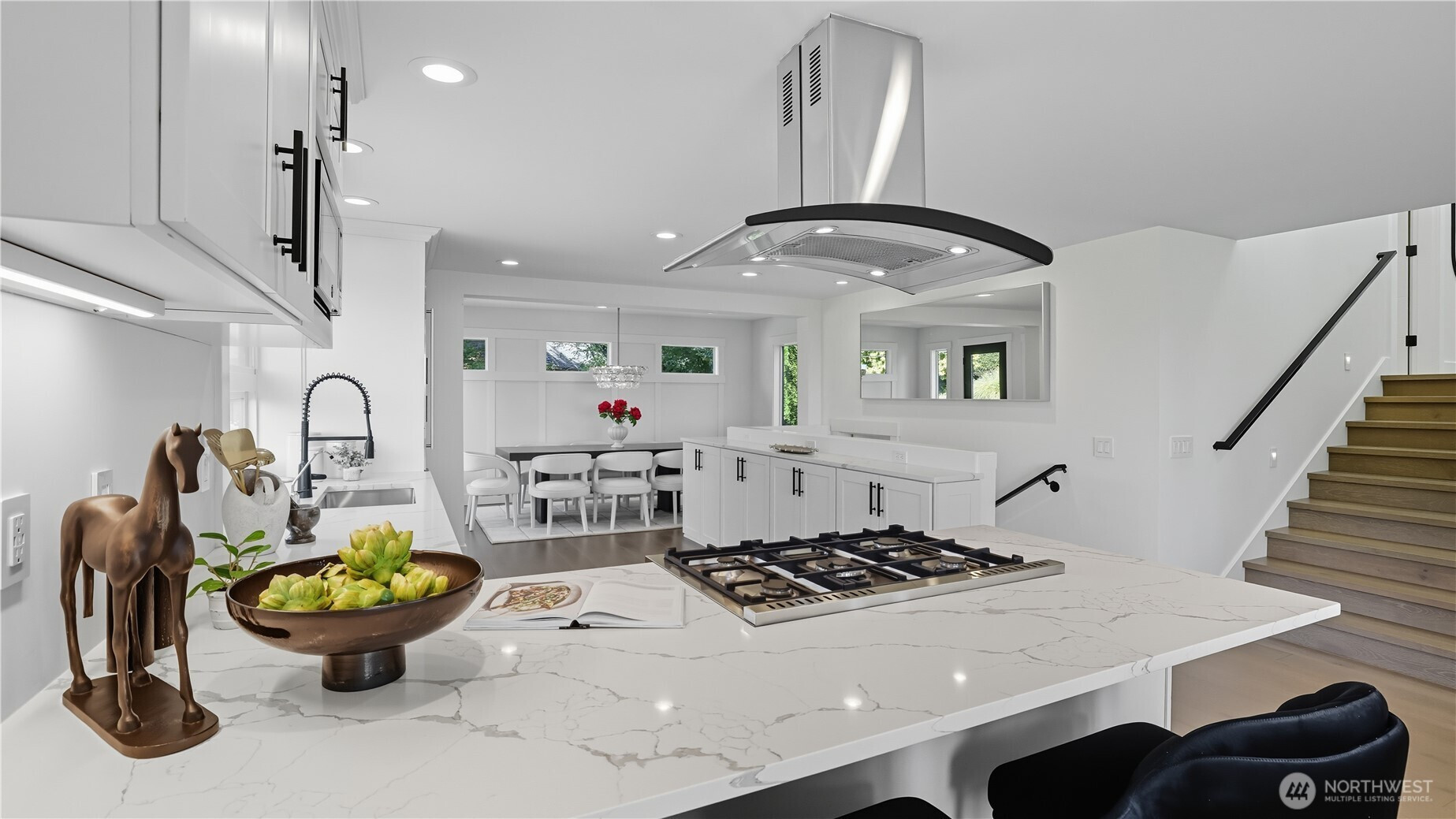 4527 W Raye Street, Seattle, WA 98199