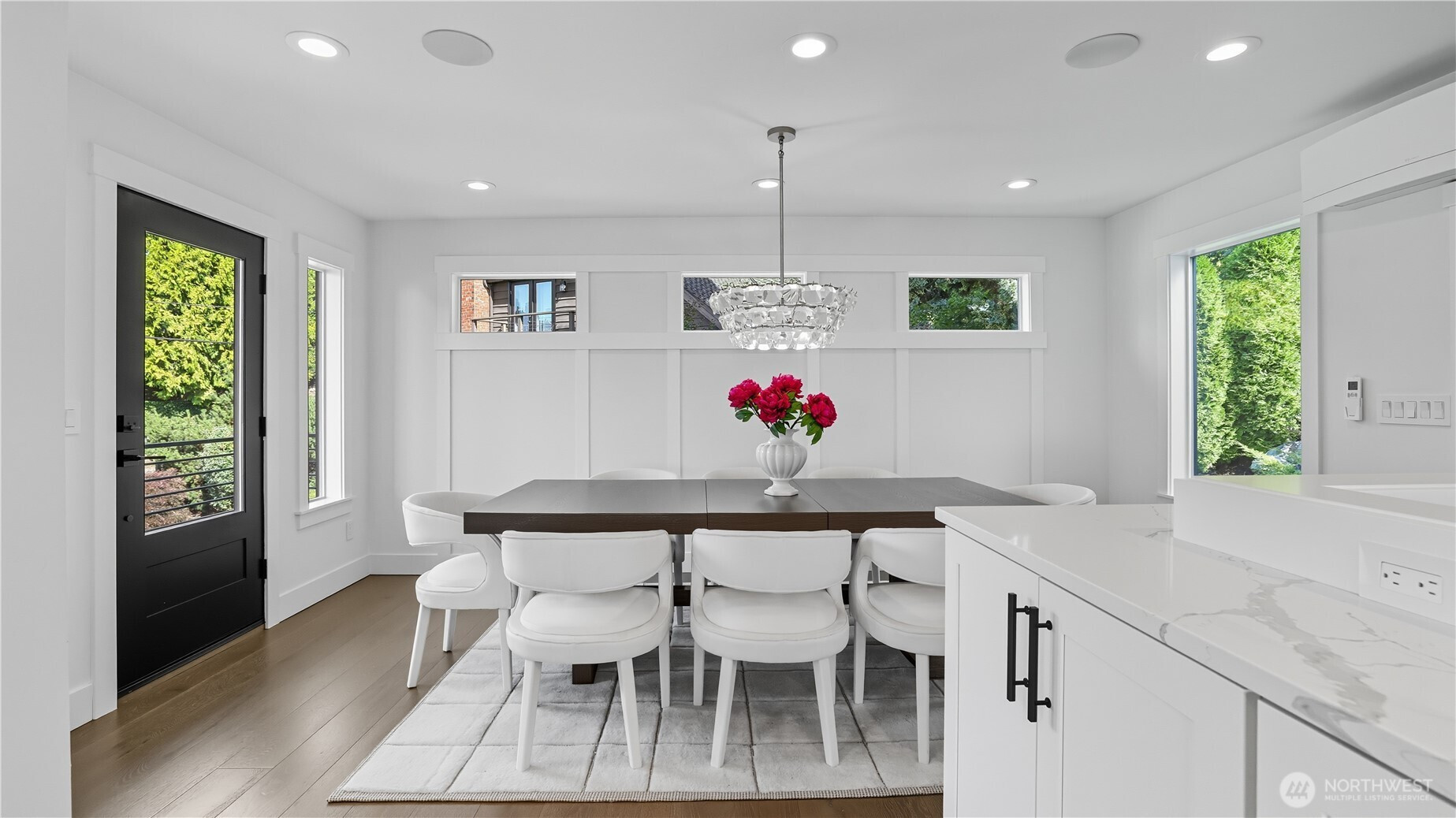 4527 W Raye Street, Seattle, WA 98199