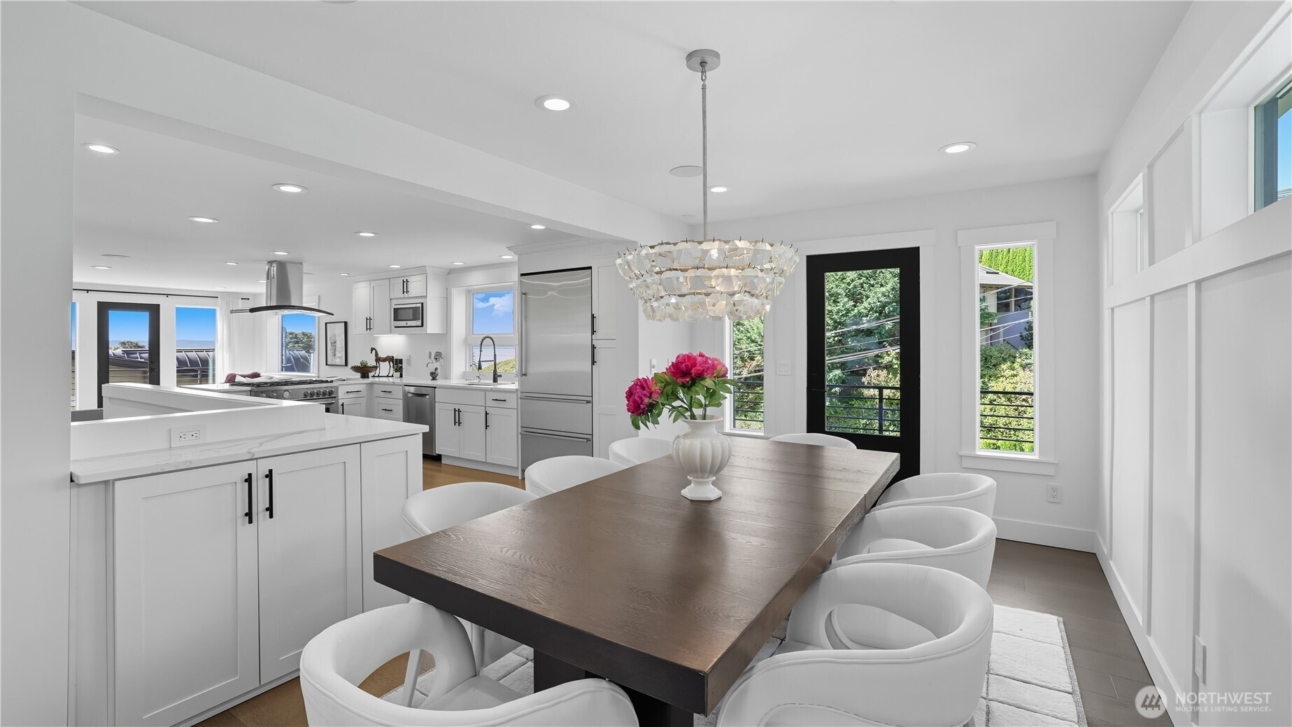 4527 W Raye Street, Seattle, WA 98199