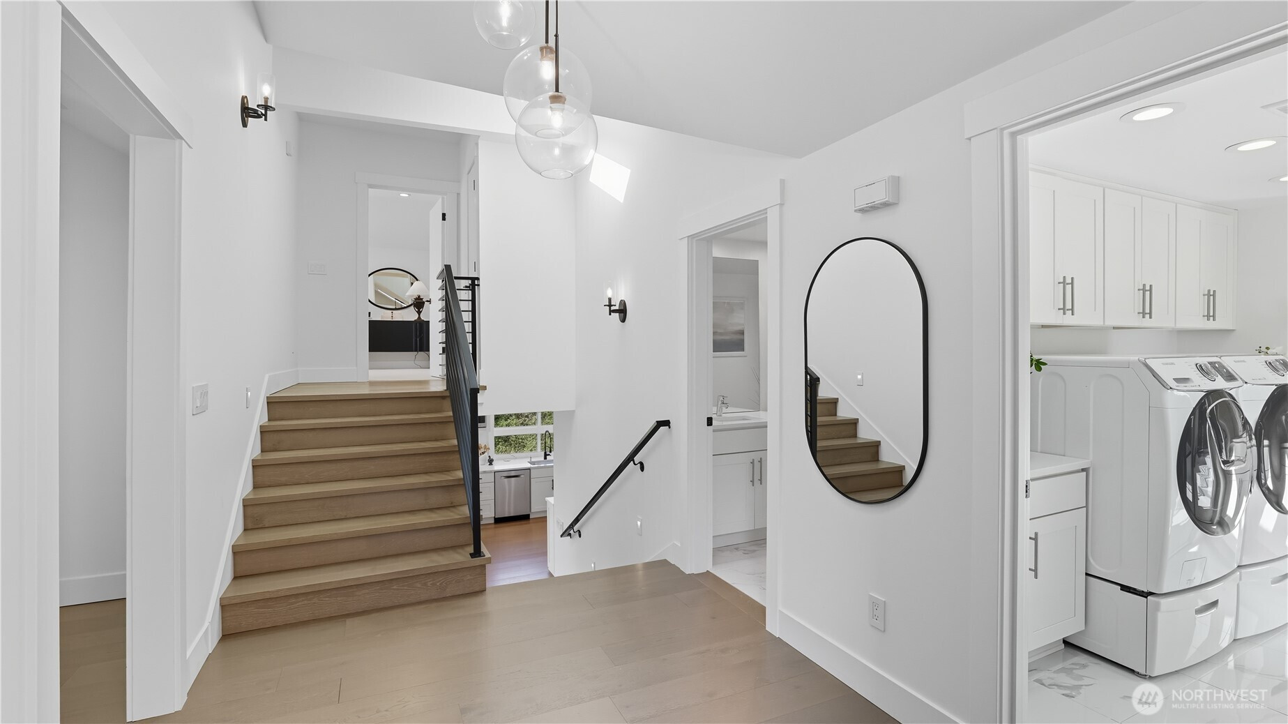 4527 W Raye Street, Seattle, WA 98199