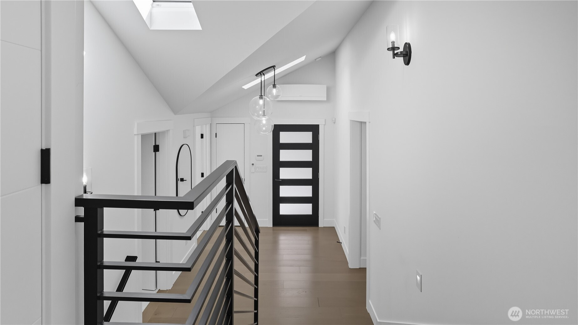 4527 W Raye Street, Seattle, WA 98199