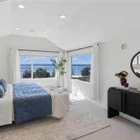 4527 W Raye Street, Seattle, WA 98199