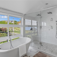 4527 W Raye Street, Seattle, WA 98199