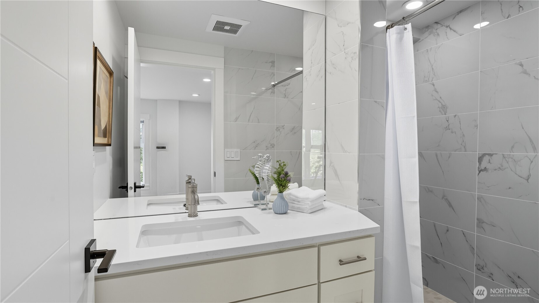 4527 W Raye Street, Seattle, WA 98199