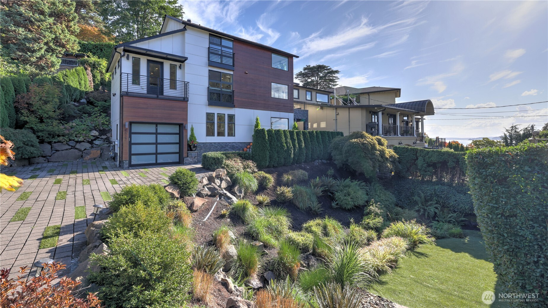 4527 W Raye Street, Seattle, WA 98199