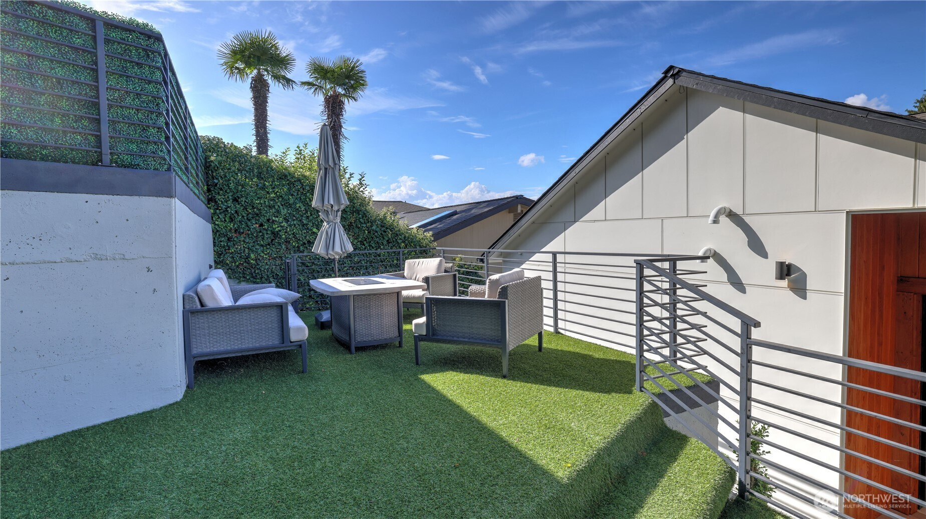 4527 W Raye Street, Seattle, WA 98199