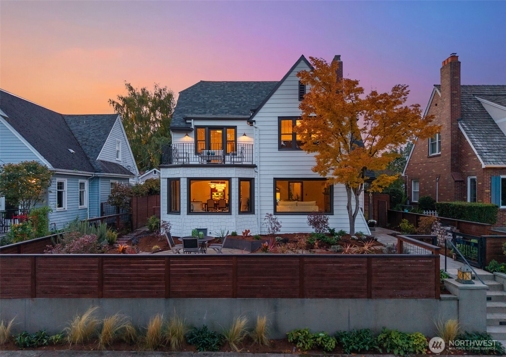 7611 W Green Lake Drive N, Seattle, WA 98103