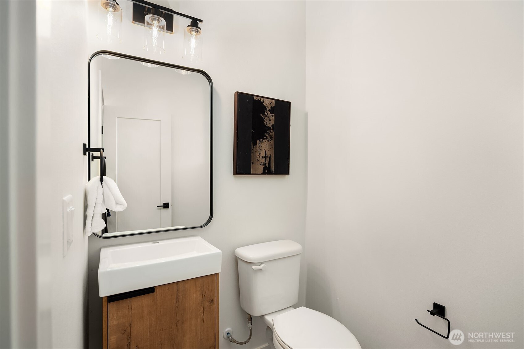 18011 2nd Avenue NE, Shoreline, WA 98155