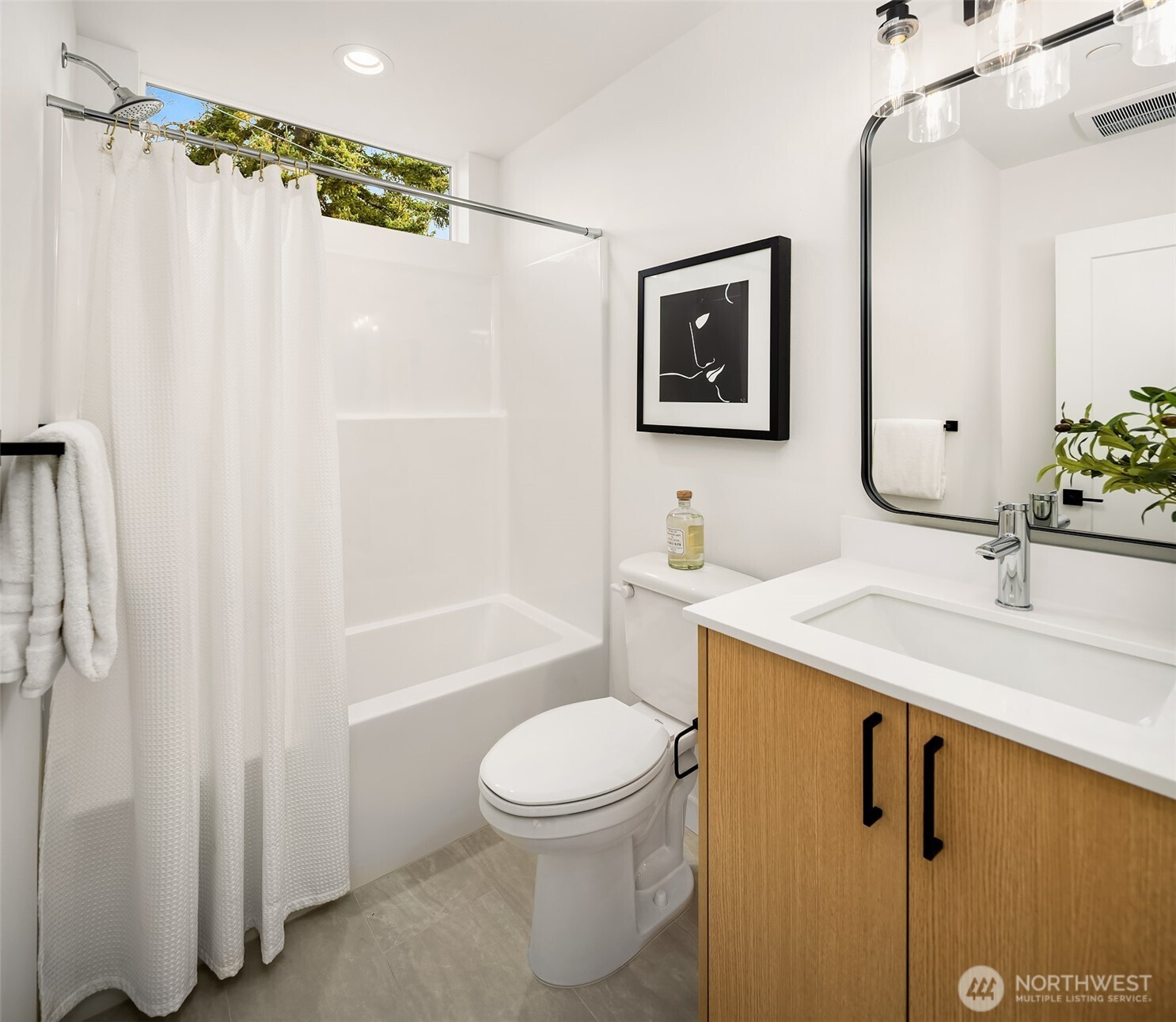 18011 2nd Avenue NE, Shoreline, WA 98155