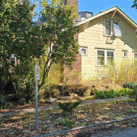 4302 Woodlawn Avenue N, Seattle, WA 98103