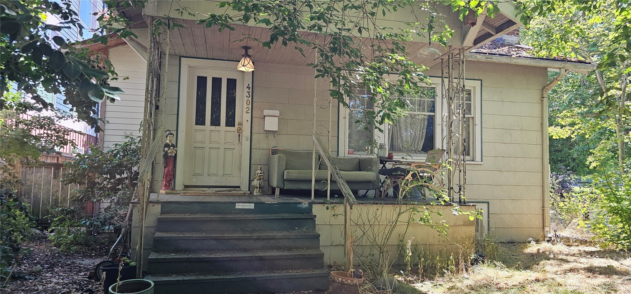 4302 Woodlawn Avenue N, Seattle, WA 98103