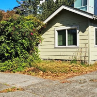 4302 Woodlawn Avenue N, Seattle, WA 98103