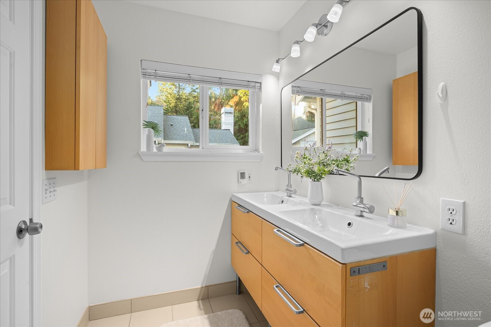 18003 NE 93rd Court, Redmond, WA 98052