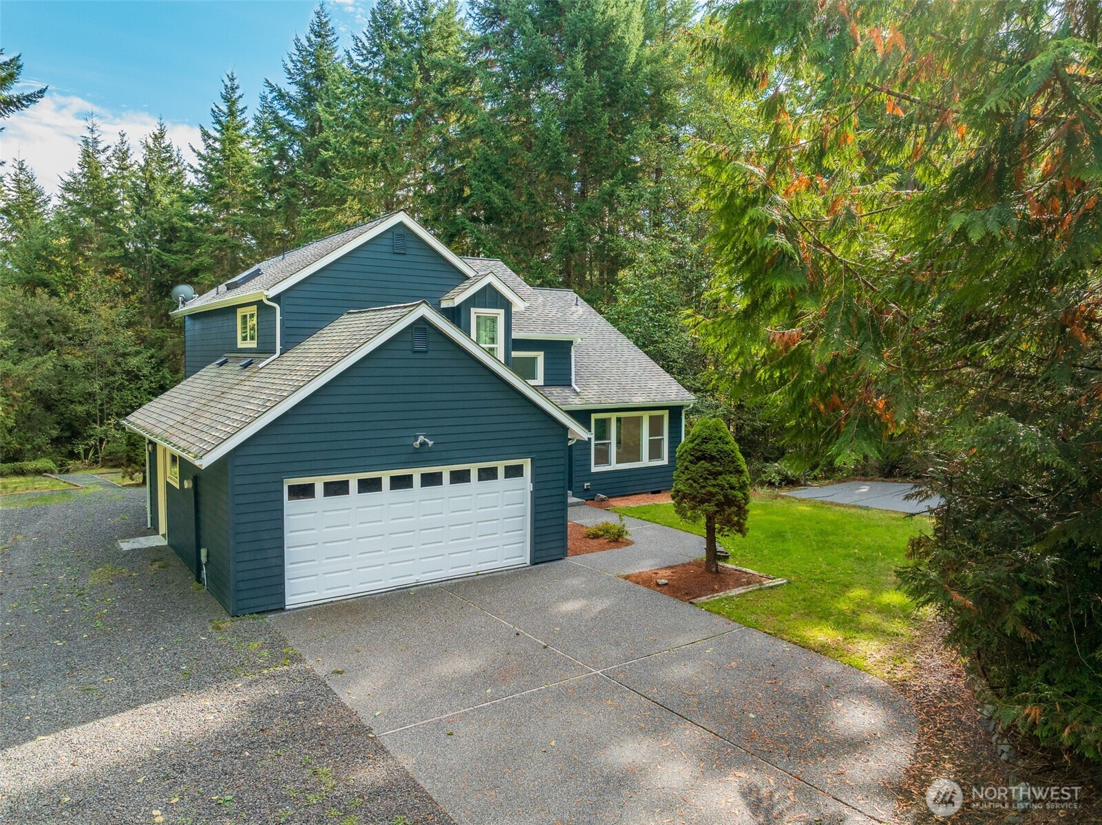 20698 Mainland View Lane NE, Suquamish, WA 98392