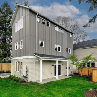 10706 Fremont Avenue N, Seattle, WA 98133