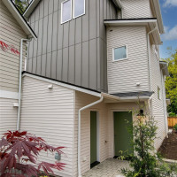 10706 Fremont Avenue N, Seattle, WA 98133