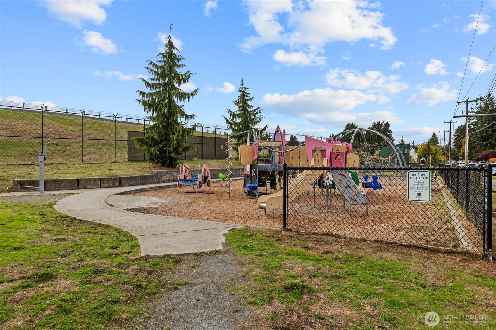 750 N 143rd Street, Seattle, WA 98133