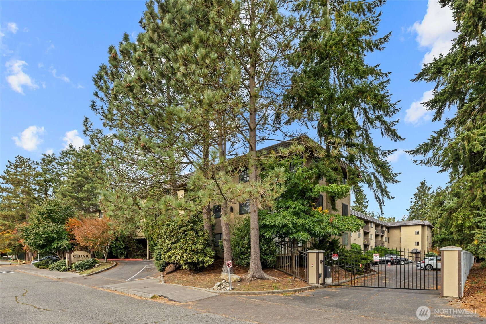 750 N 143rd Street, Seattle, WA 98133
