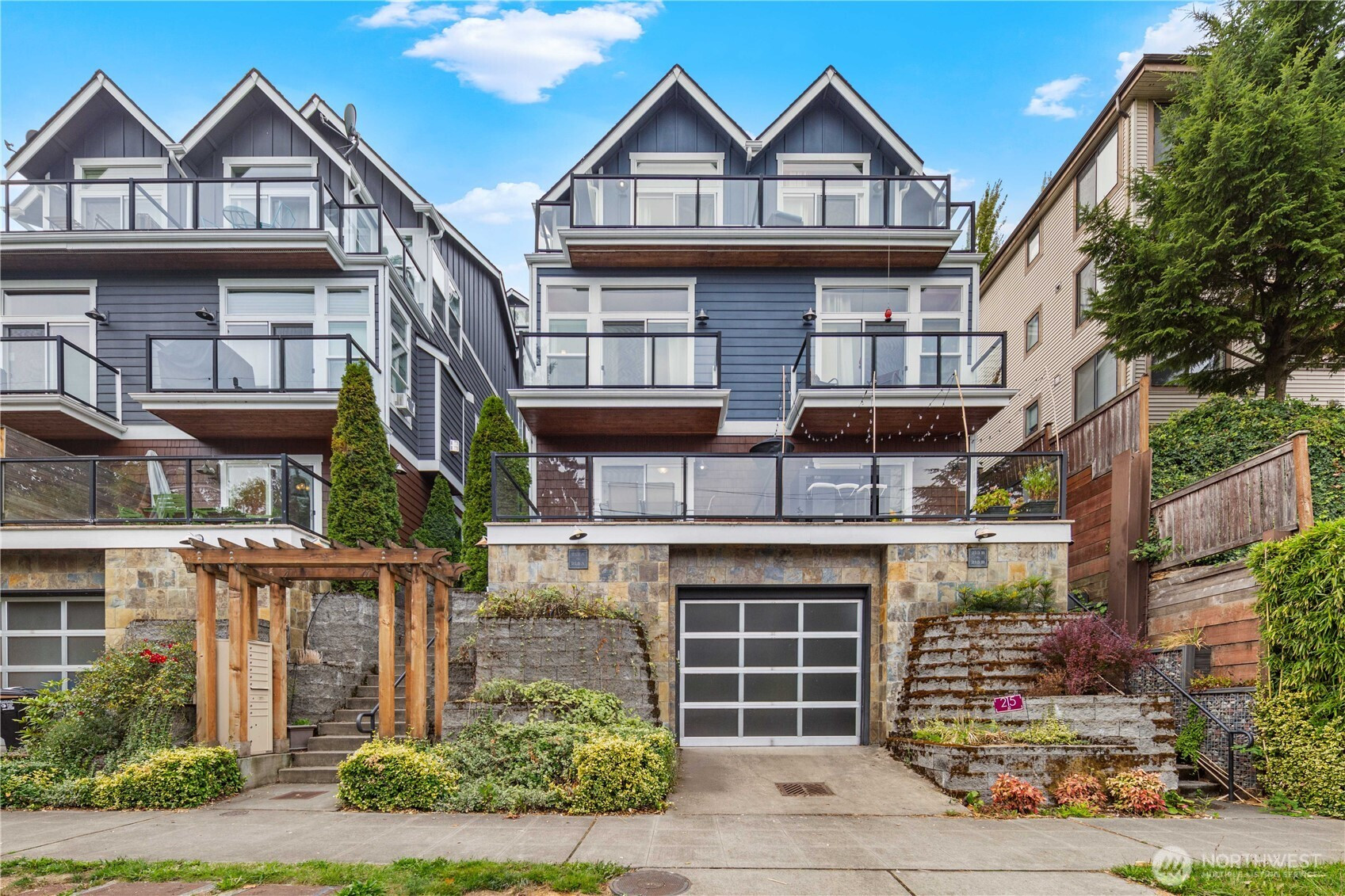 215 A 26th Avenue E, Seattle, WA 98112