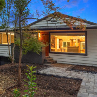 10045 NE 15th Street, Bellevue, WA 98004