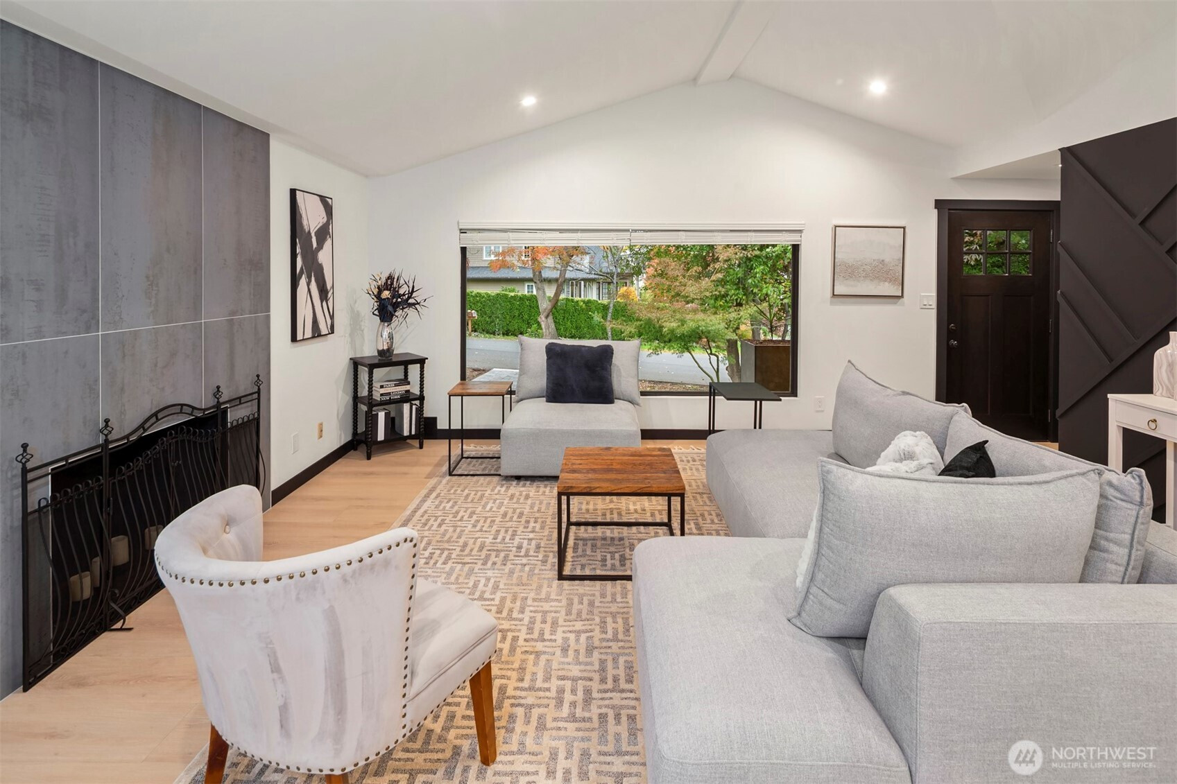 10045 NE 15th Street, Bellevue, WA 98004