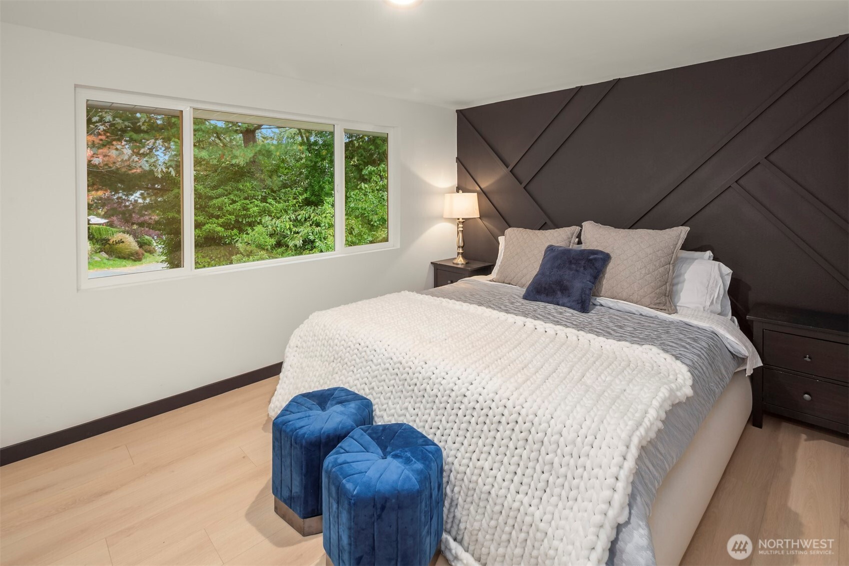 10045 NE 15th Street, Bellevue, WA 98004