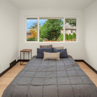 10045 NE 15th Street, Bellevue, WA 98004