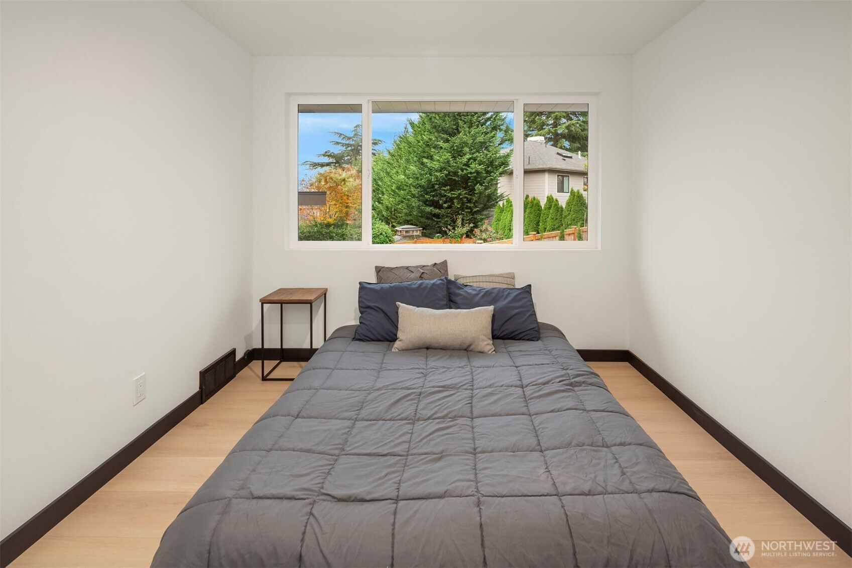 10045 NE 15th Street, Bellevue, WA 98004