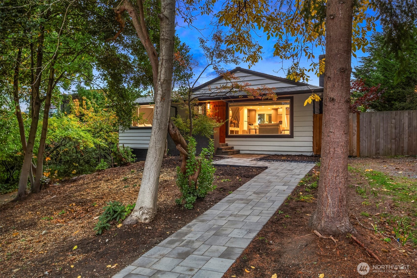 10045 NE 15th Street, Bellevue, WA 98004