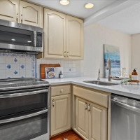 10743 Glen Acres Drive S, Seattle, WA 98168