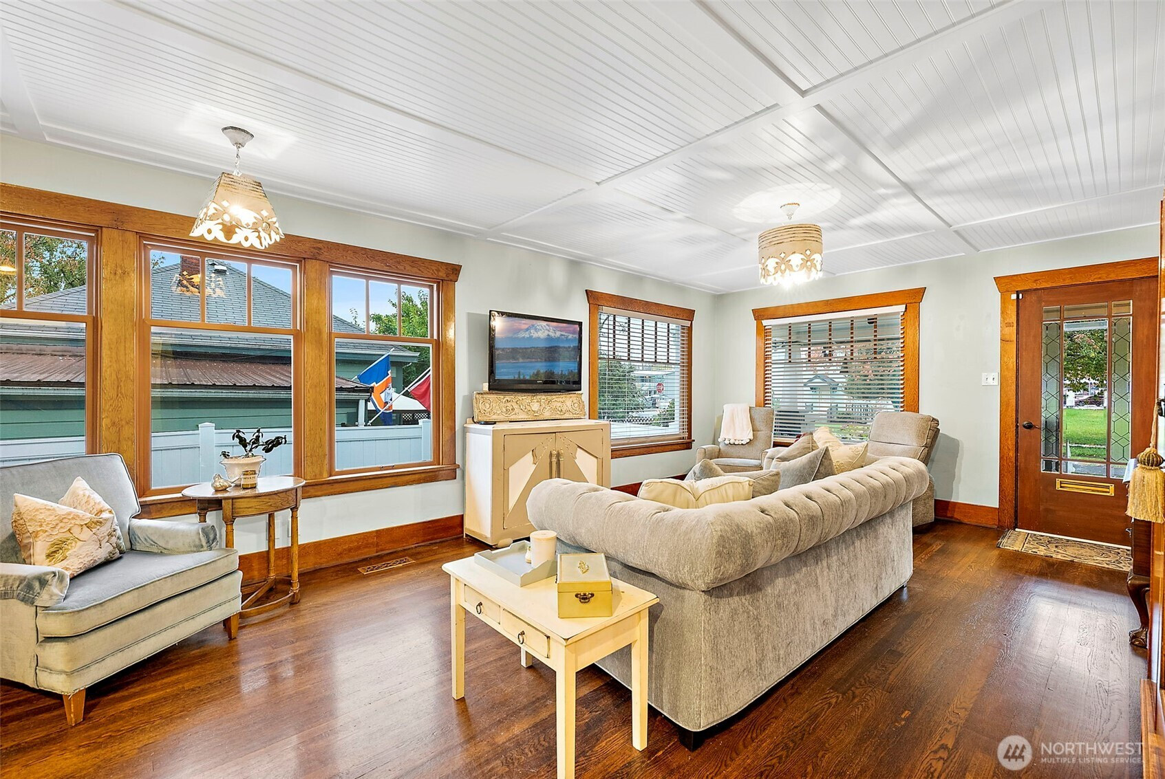 805 Cherry Avenue, Sumner, WA 98390