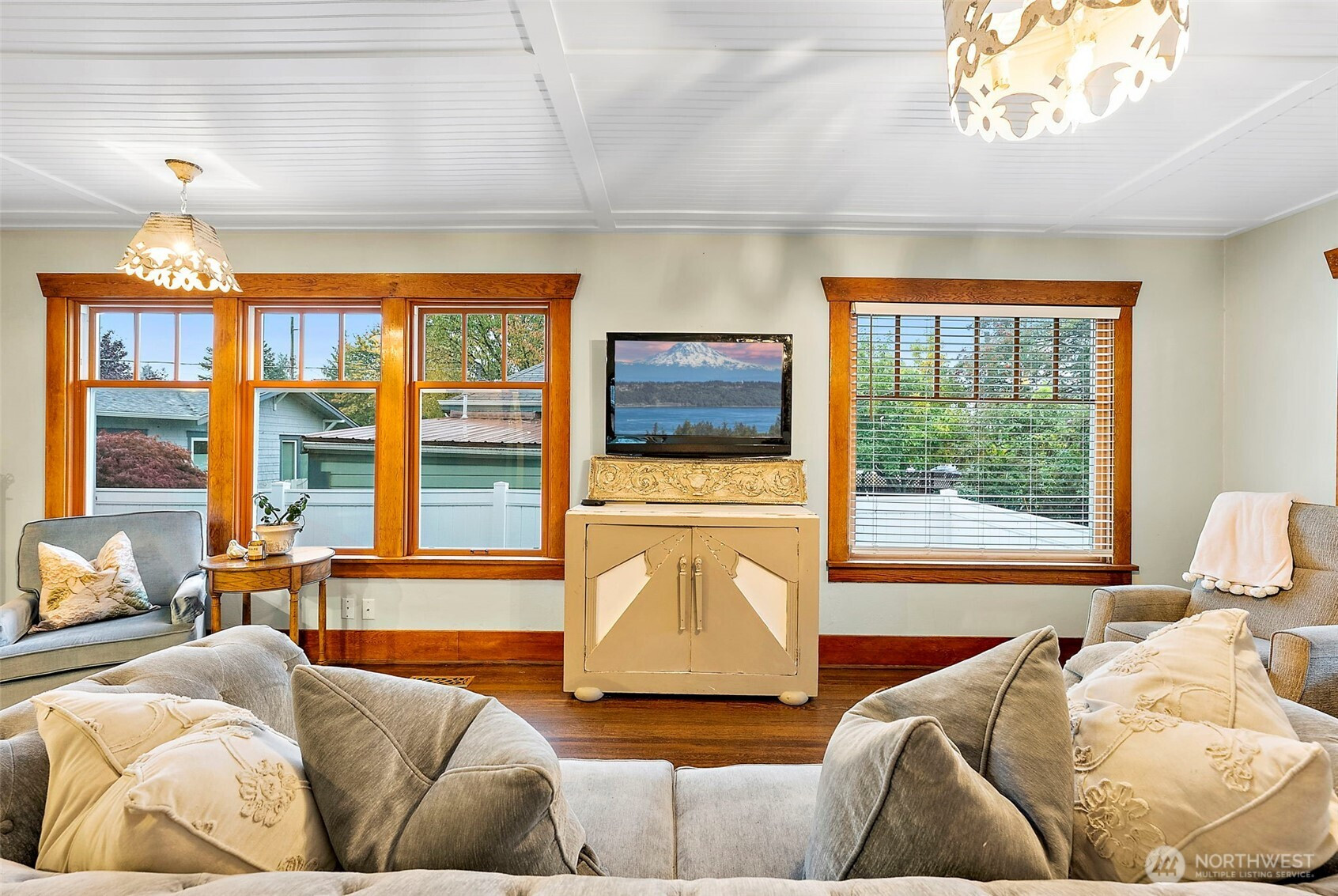 805 Cherry Avenue, Sumner, WA 98390