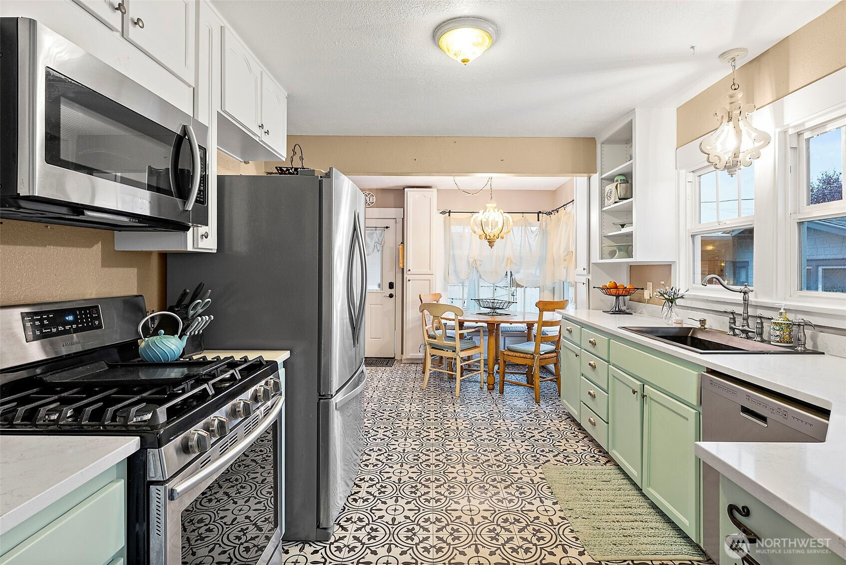 805 Cherry Avenue, Sumner, WA 98390