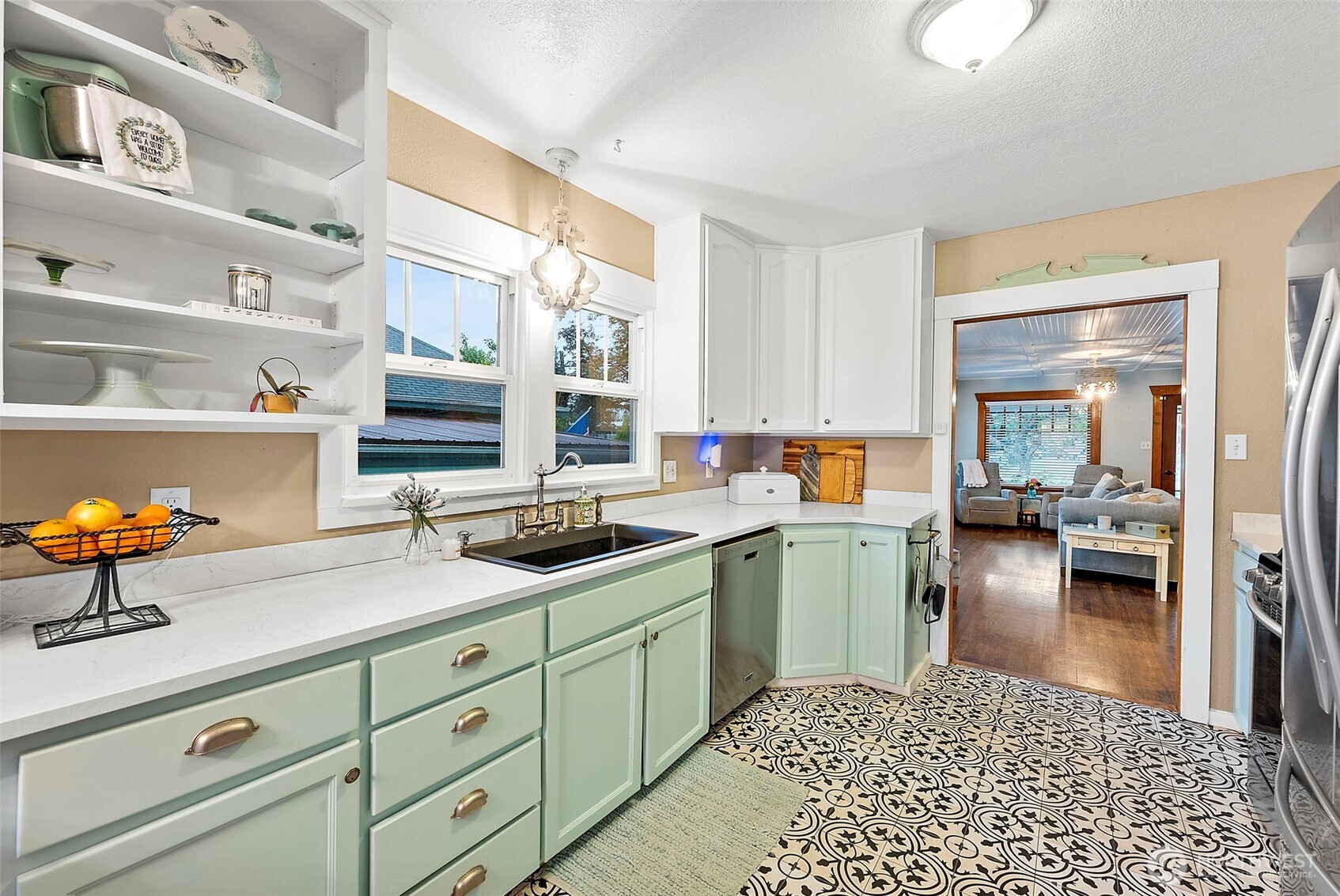 805 Cherry Avenue, Sumner, WA 98390