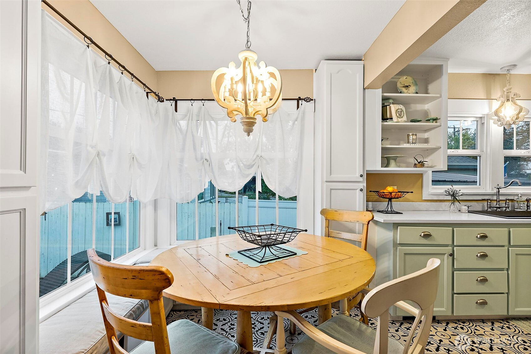 805 Cherry Avenue, Sumner, WA 98390