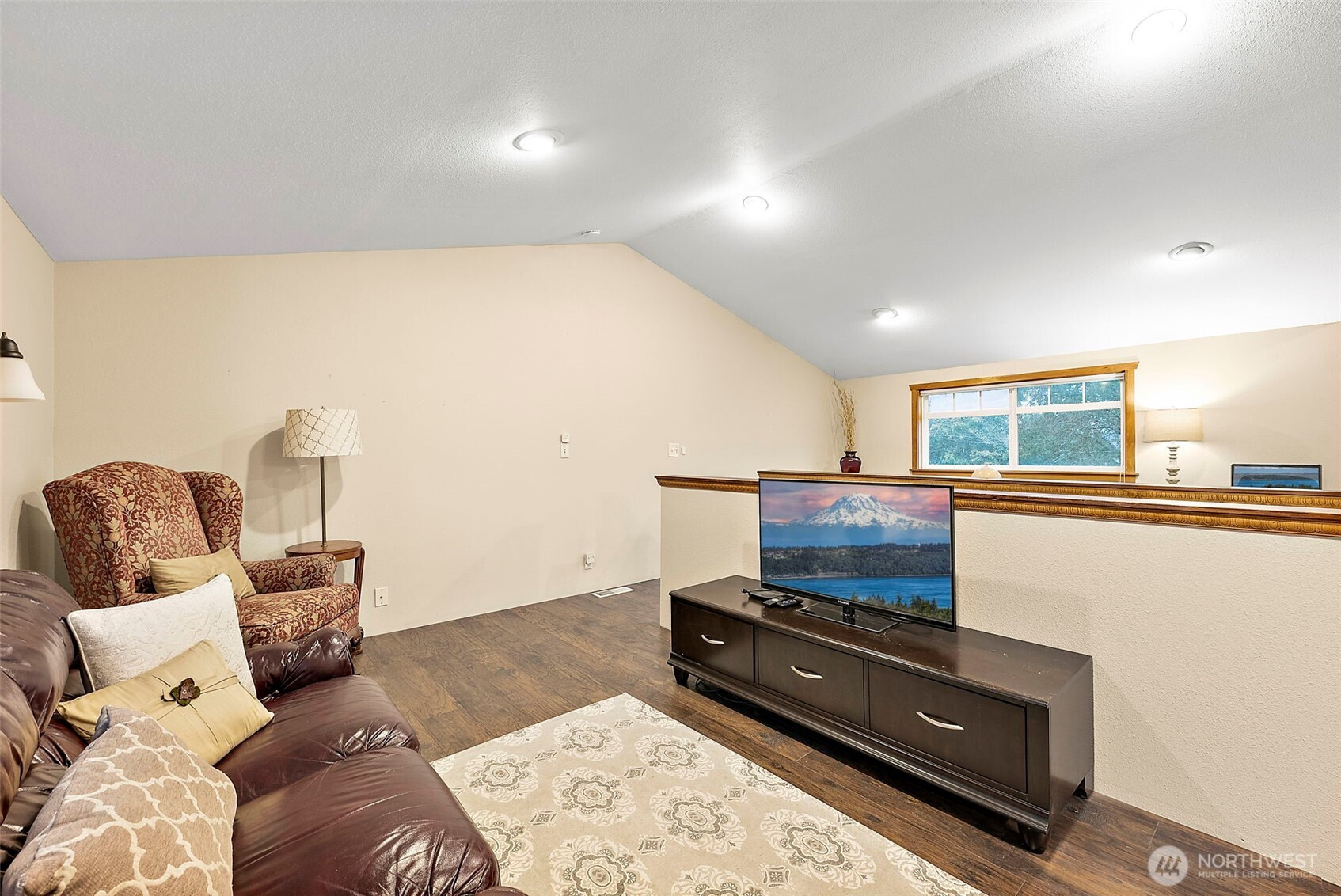 805 Cherry Avenue, Sumner, WA 98390