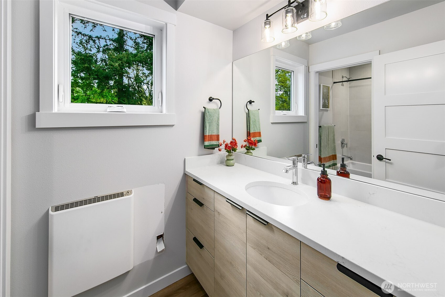 10706 Fremont Avenue N, Seattle, WA 98133