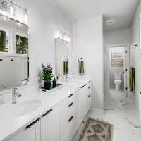 10706 Fremont Avenue N, Seattle, WA 98133