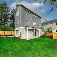 10706 Fremont Avenue N, Seattle, WA 98133