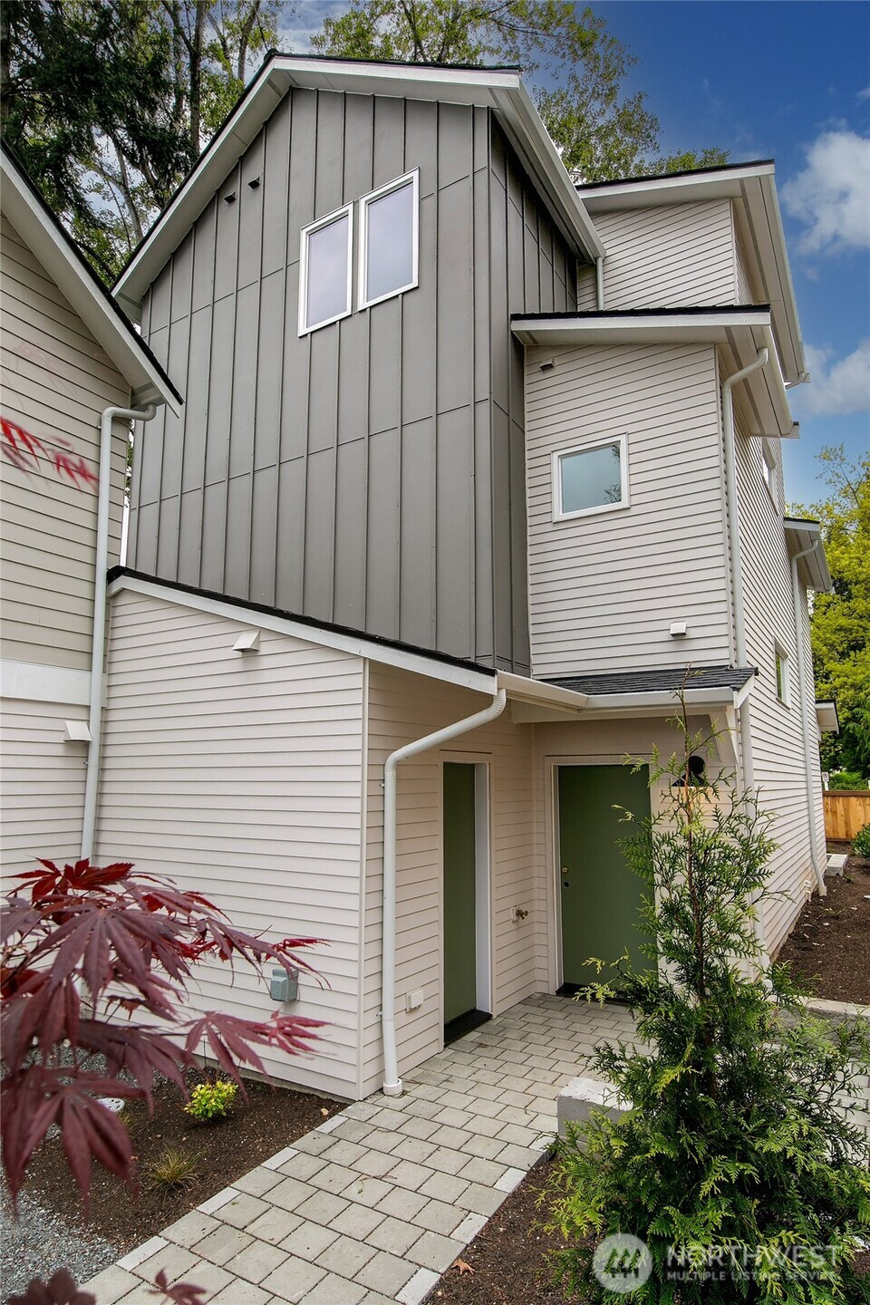 10706 Fremont Avenue N, Seattle, WA 98133