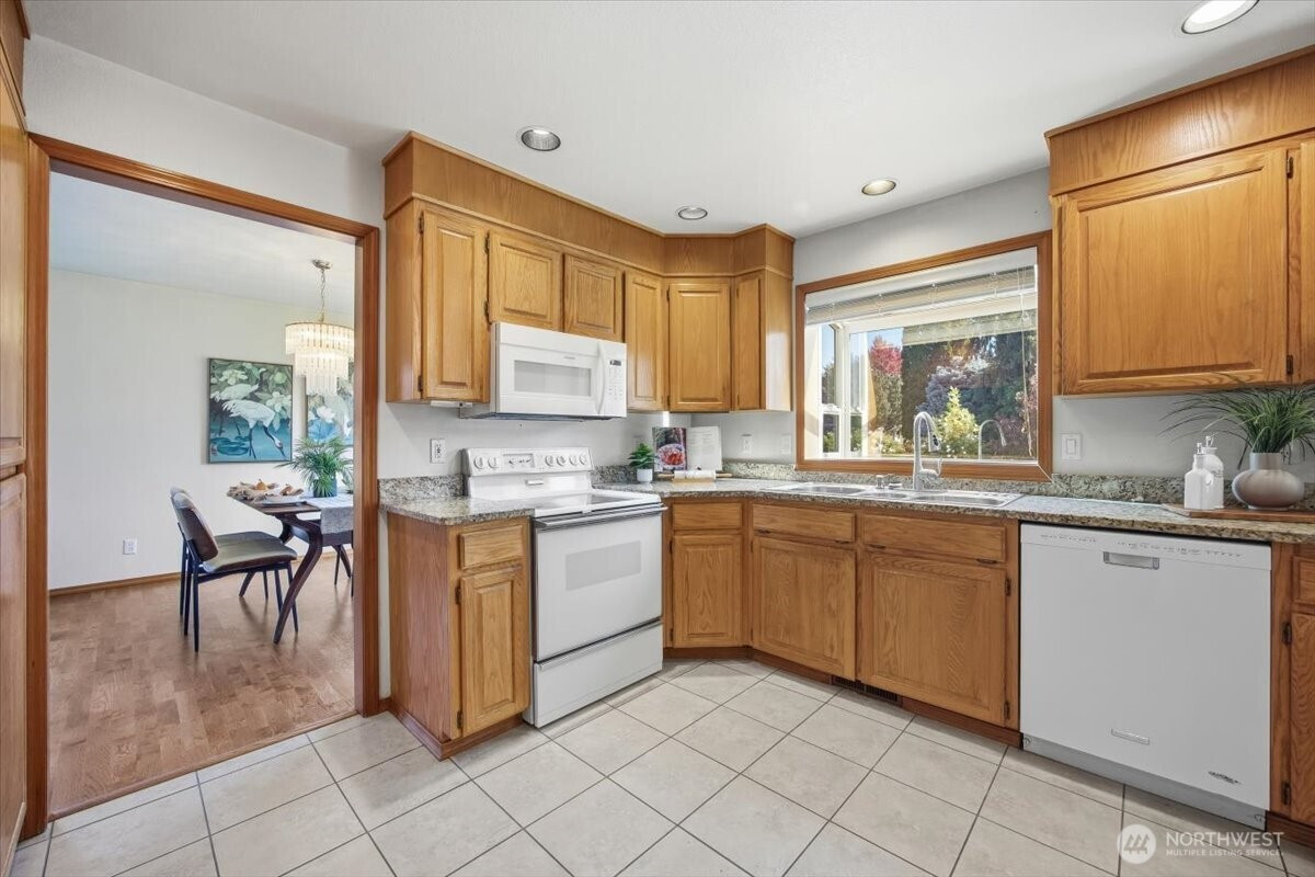 2460 Westmoreland Dr, Richland, WA 99354